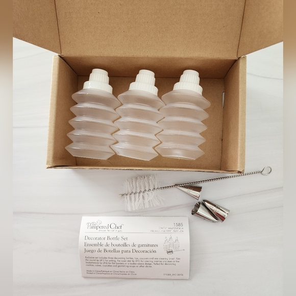 The Pamper Chef Decorator Bottle Set #1585 RETIRED - Picture 3 of 4